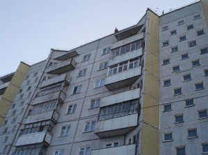 16-и летний мальчик упал с крыши 9-и этажного здания в Челябинске